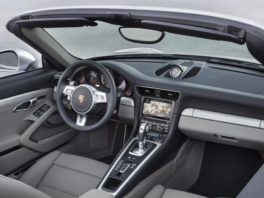  Porsche 911 Turbo Cabriolet 2013 года  (фото 6 из 12)
